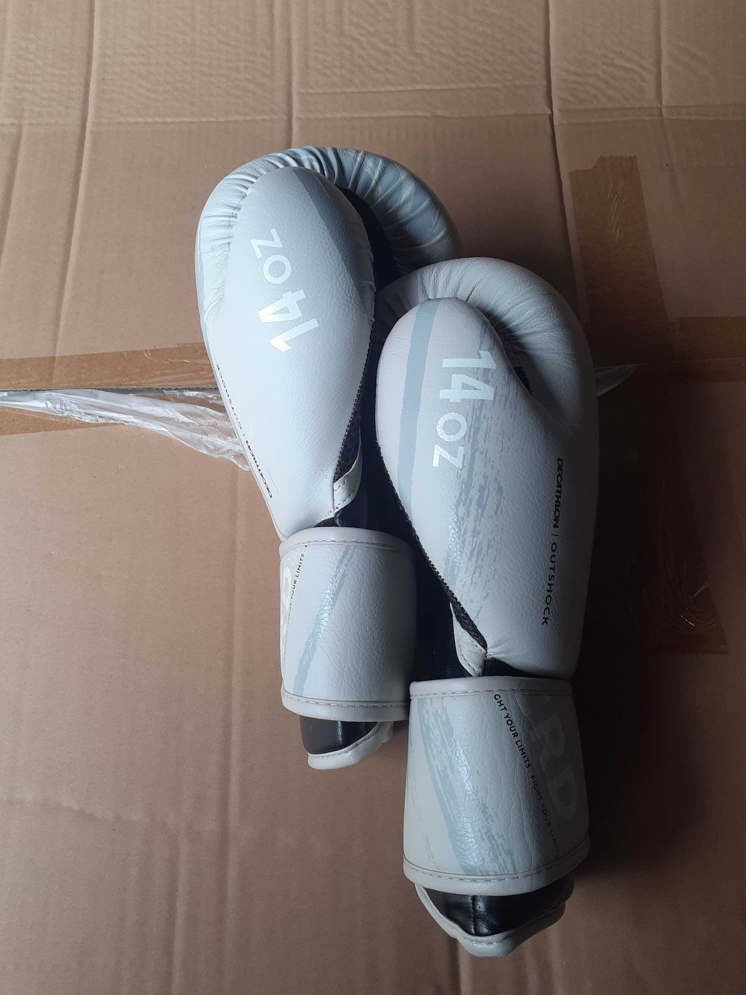 Vendo saco de boxe mais luvas 14 oz
