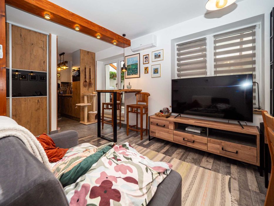 Niezwykła kawalerka z Tarasem/ Dąbska/ bez czynszu adm/ od 1 grudnia