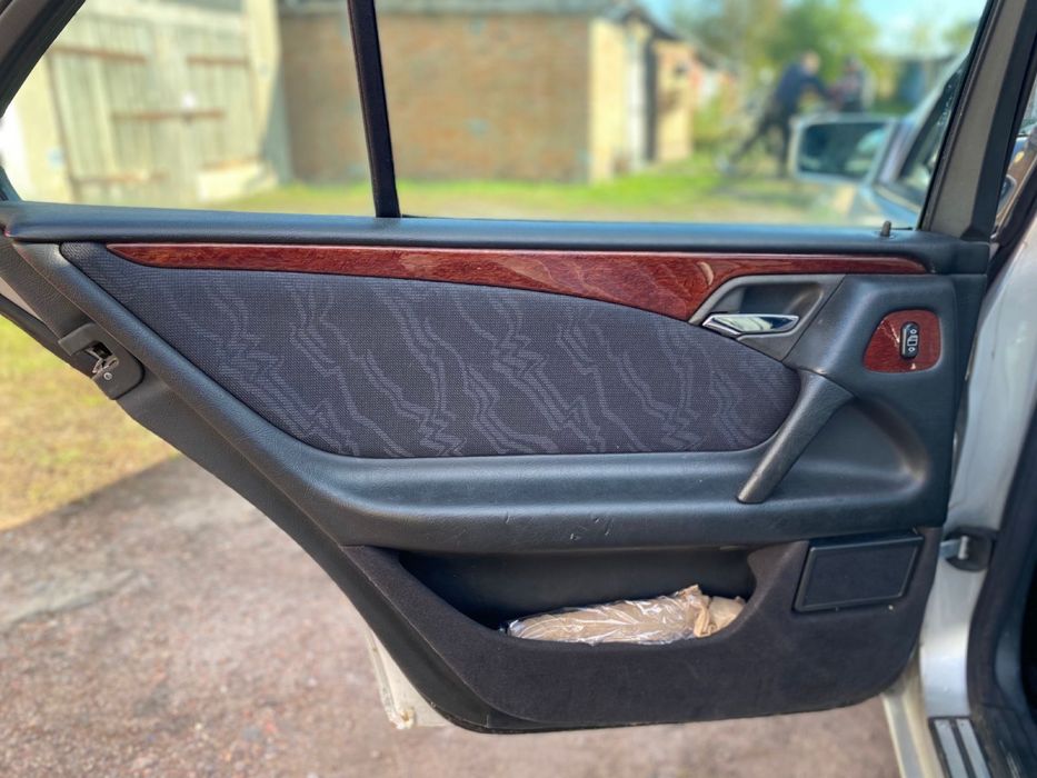 Мерседес е 300 d, мотор 3.0 дизель,коробка автомат