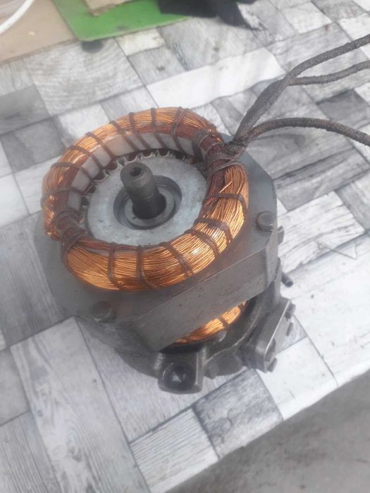 Електродвигун з компресором