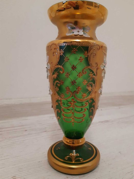 Ваза - Bohemia. Позолота, смальта, смарагдове скло, ручне ліплення.