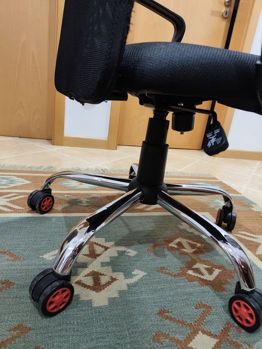 Vendo cadeira de escritório