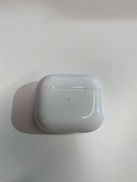 APPLE AirPods 3rd Generation – Like New! + Laut POD Case64284296355329121