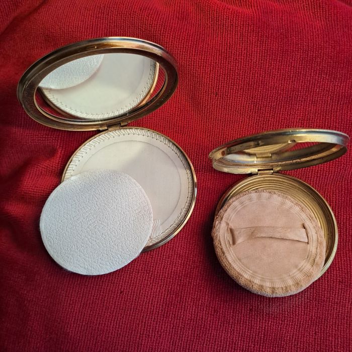 Caixas de pó arroz  vintage   Cada; 10€