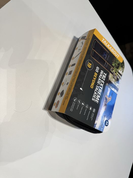 Рації Motorola T82 Extreme Walkie Talkies (комплект GO BEYOND)