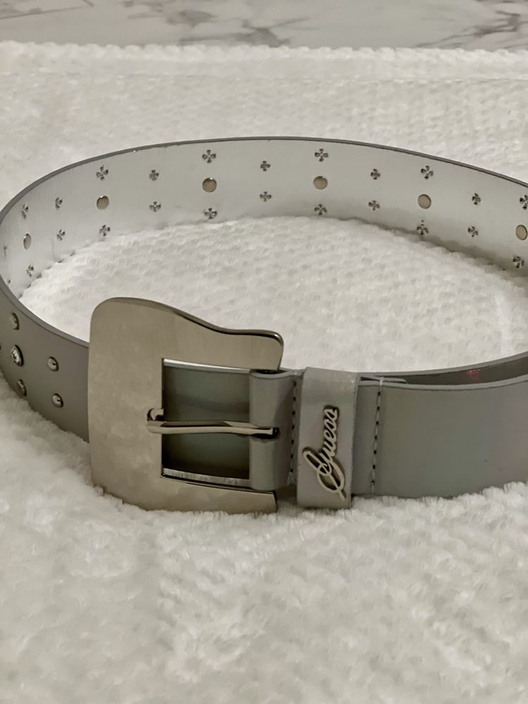 Pasek marki Guess
