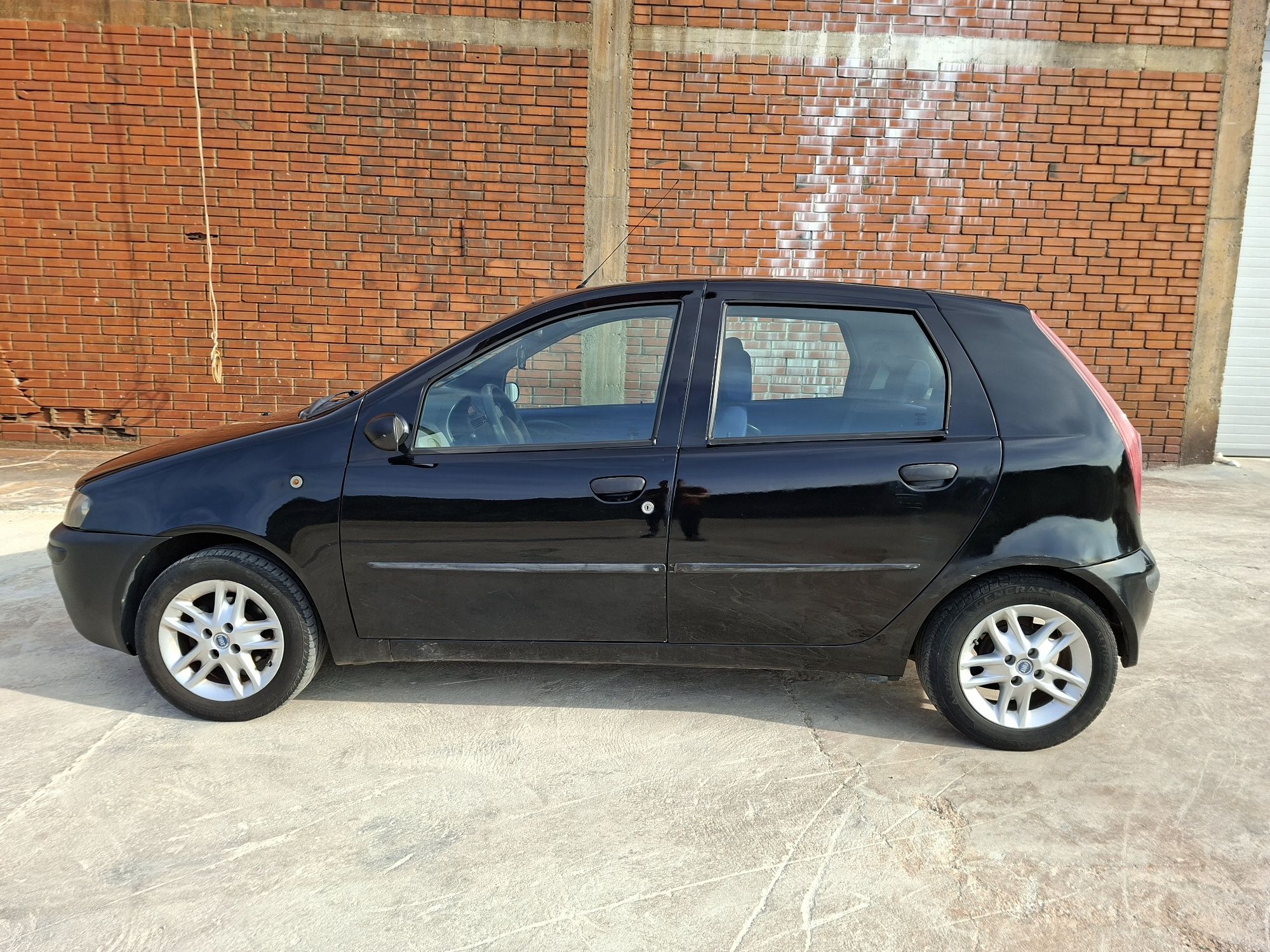 Fiat Punto 1.2 impecável de mecânica