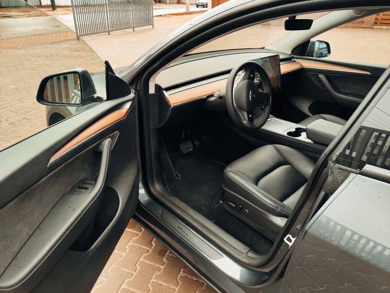 Tesla Model Y Long Range