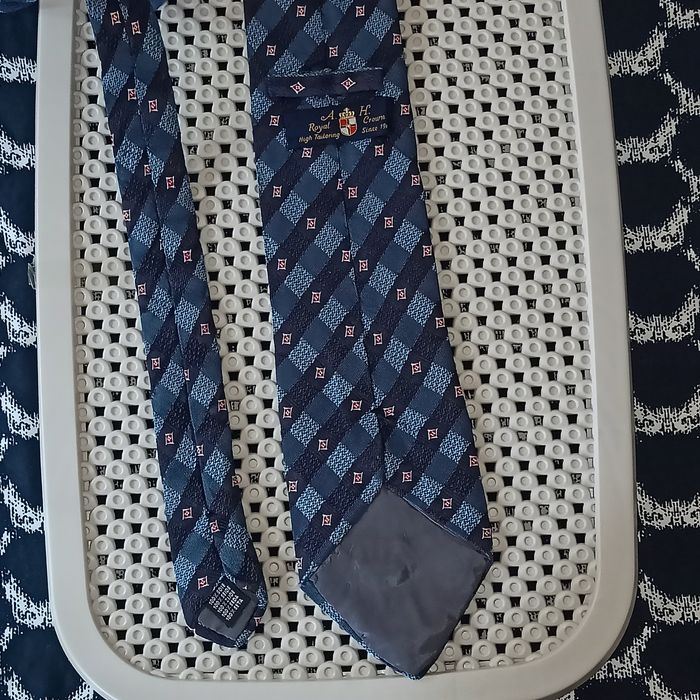 Elegancki krawat męski A.H. ROYAL CROWN