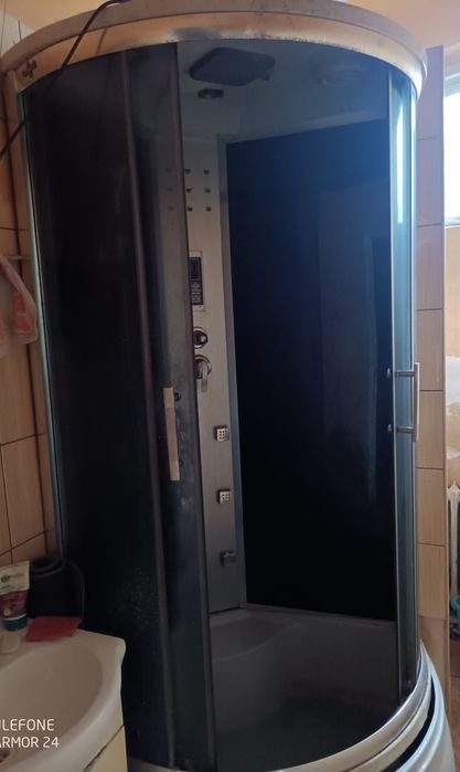 Kabina prysznicowa Armazi z brodzikiem, swiatlem