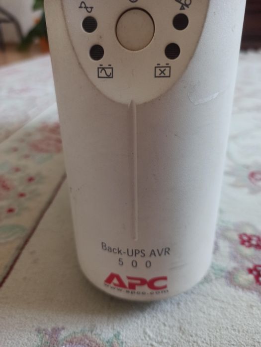 Джерело безперебійного живлення APC BACK-UPS AVR 500.