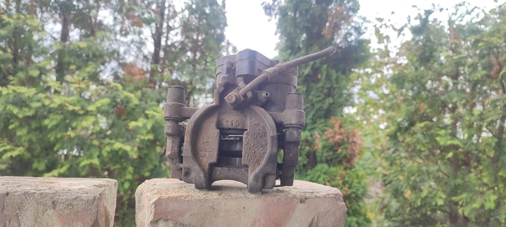 Супорт задній правий Гольф 7 електро супорт з електромотором Golf 7