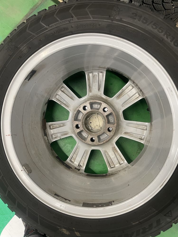 Диски з резиною R16 5\112 шини 215/55