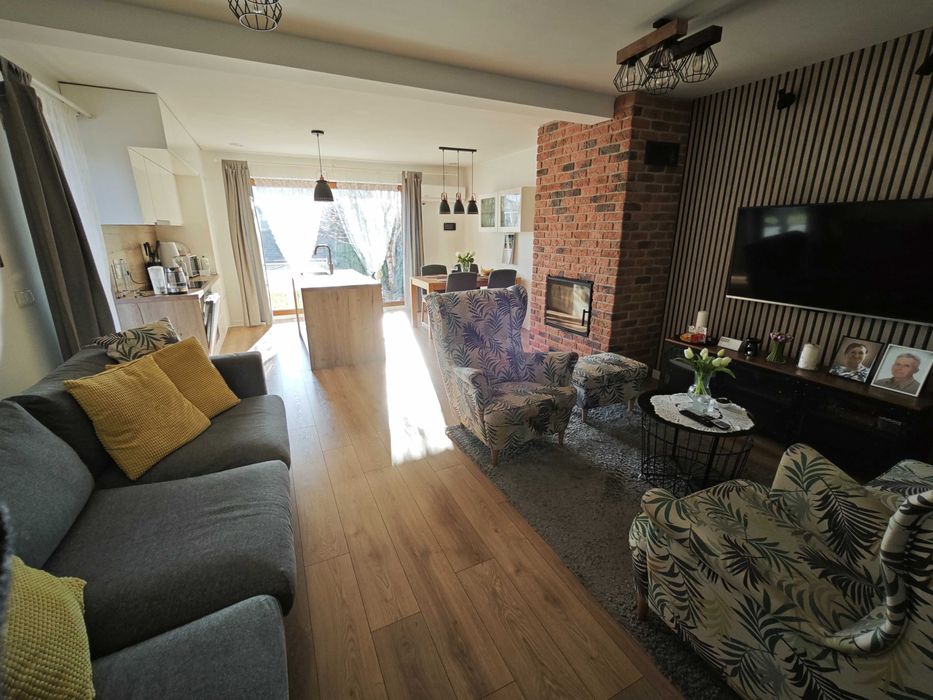 Komfortowy,energooszczędny dom w sercu Tuszyna-gotowy do zamieszkania!