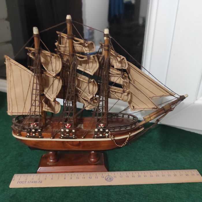 Модель вітрильного корабля