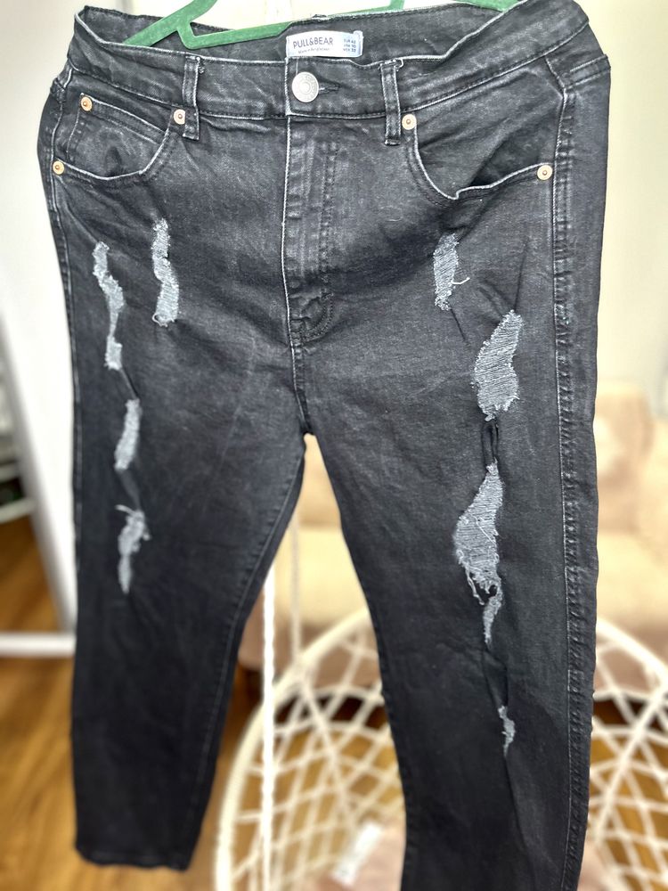 Czarne jeansy rurki z wysokim stanem pull&bear