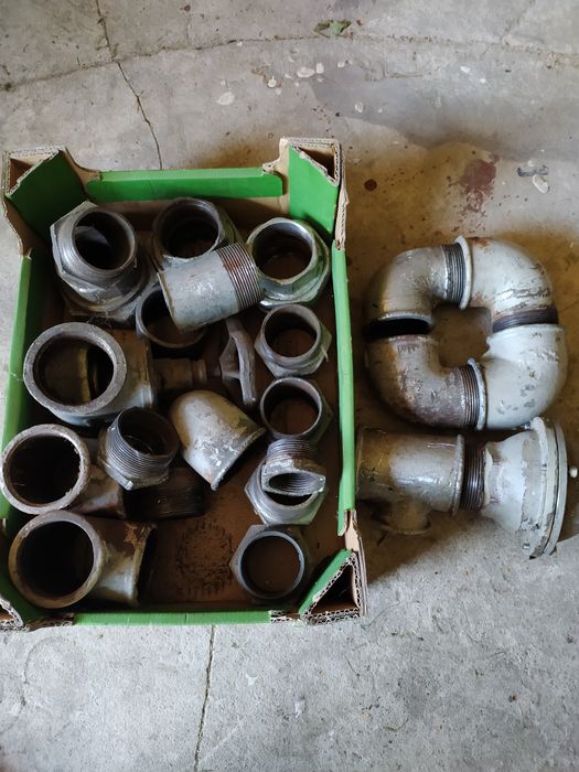 Kolanka, trójniki, mufki, śrubunki