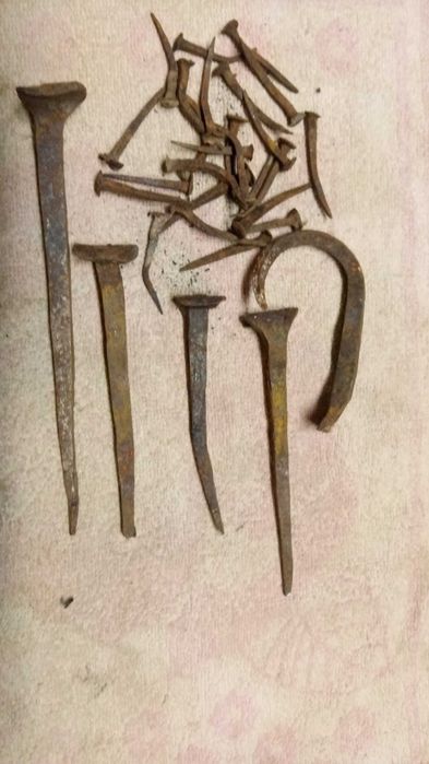 Pregos antigos em ferro