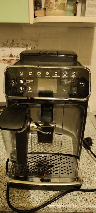 Кавомашина Philips з молочним глечиком