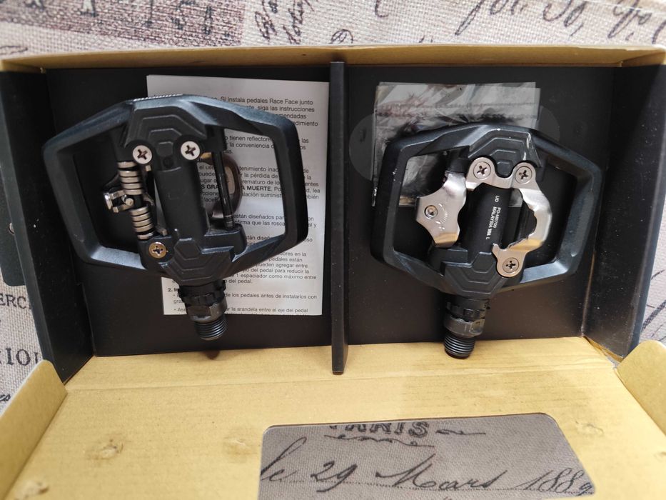 Pedały rowerowe zatrzaskowe SHIMANO PD-ME700