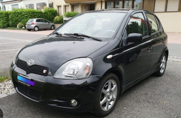 Toyota Yaris TS 1.5 skrzynia,,lampa,fotele,wydech, błotnik