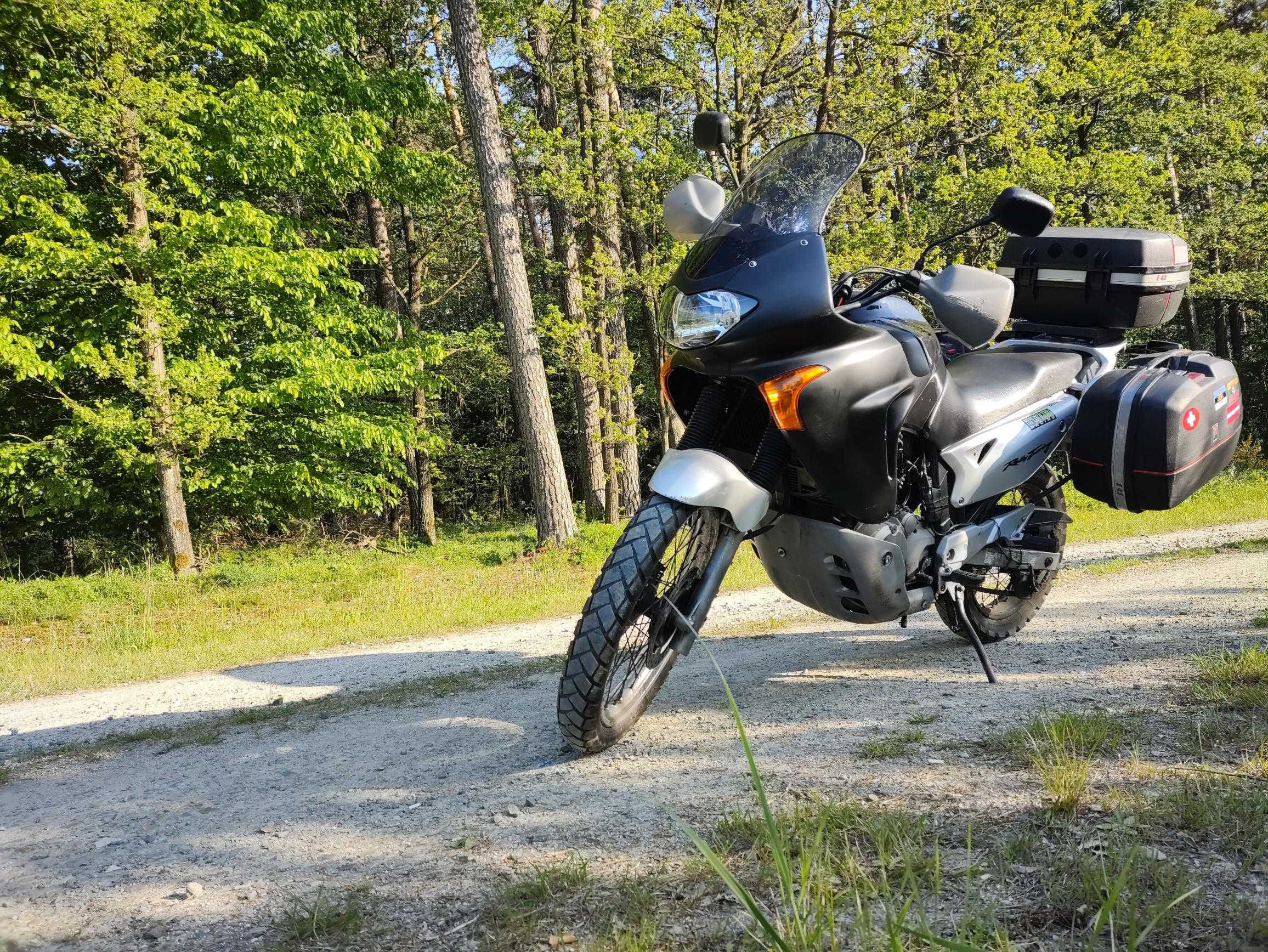 Mój kochany Trampek - Honda Transalp 650 z kuframi plastikowymi