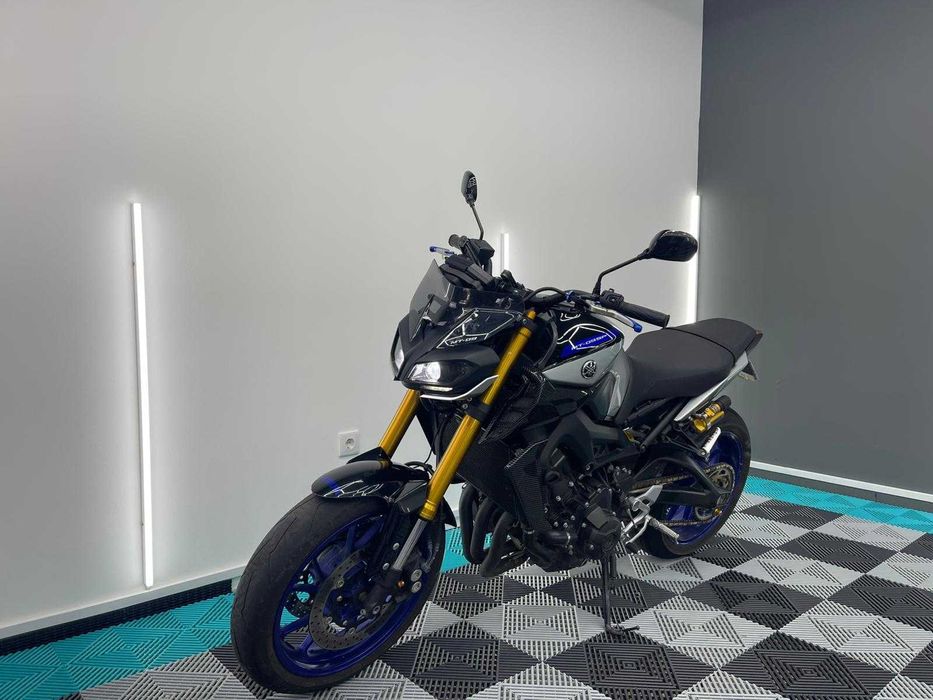 Moto Yamaha MT-09 SP