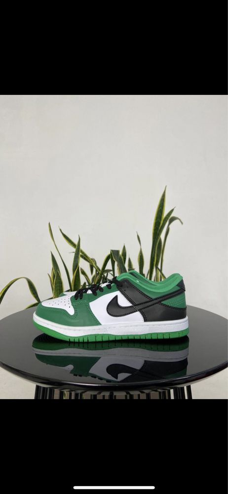 Одяг та взуття (Nike) Dunk / Jordan /