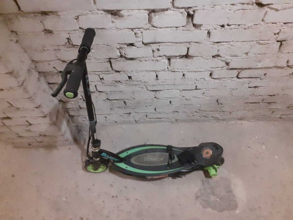 Hulajnoga elektryczna dla dzieci - RAZOR Power Core E90