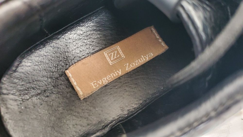 Продам женские кроссовки Evgeniy Zozulya