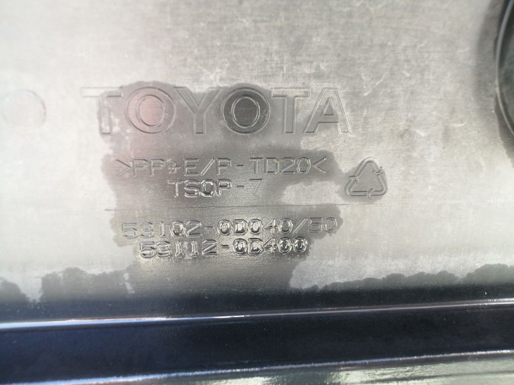 Grelha para choques frente Toyota yaris p13