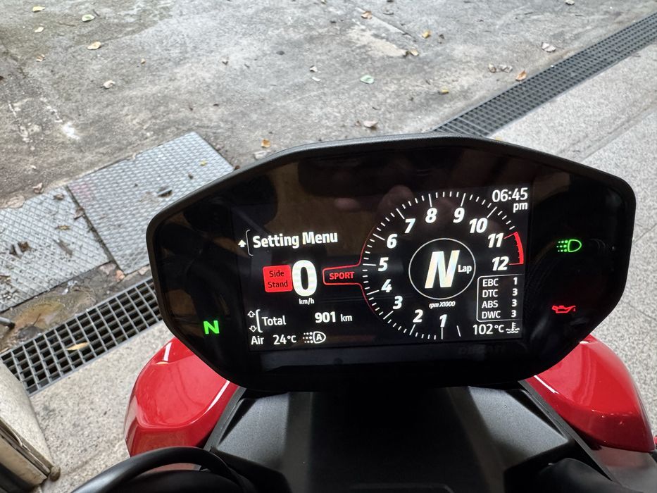 Ducati Streetfighter V2 900km 9/2024