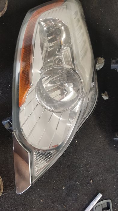 Lampa przód przednia prawa ford Kuga mk1