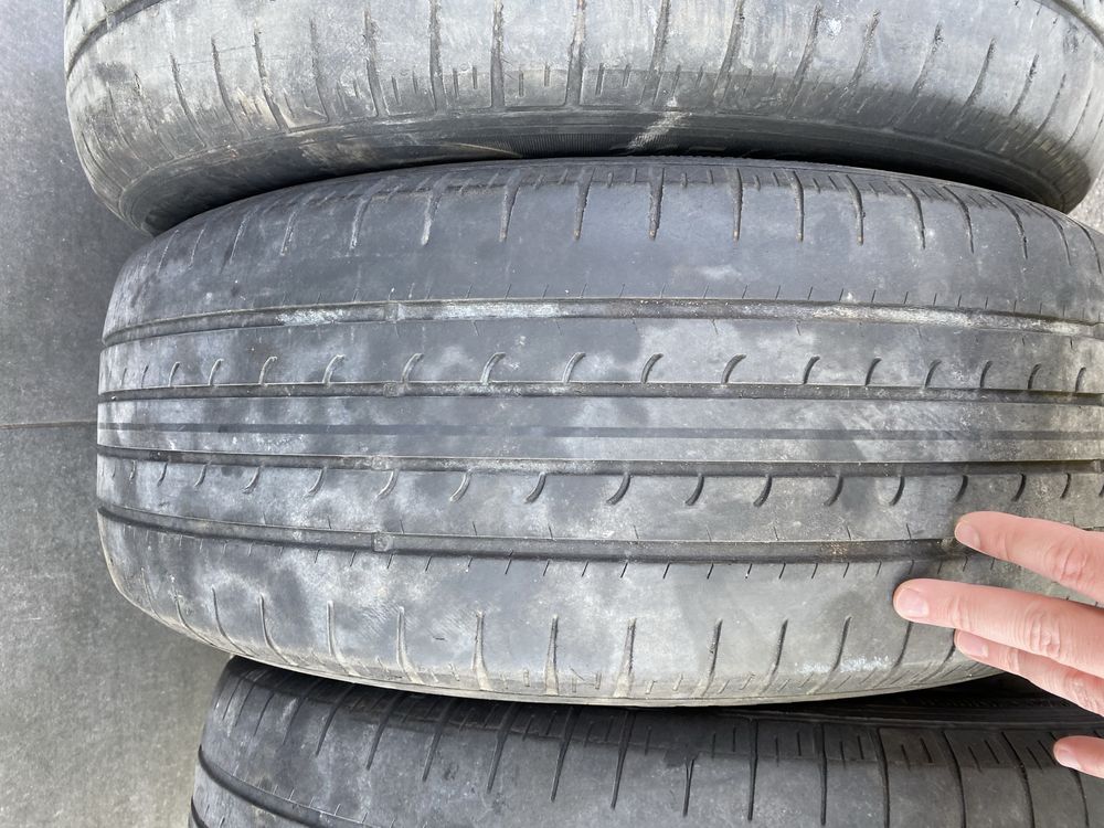 Продаю шини 215/60/17 Goodyear