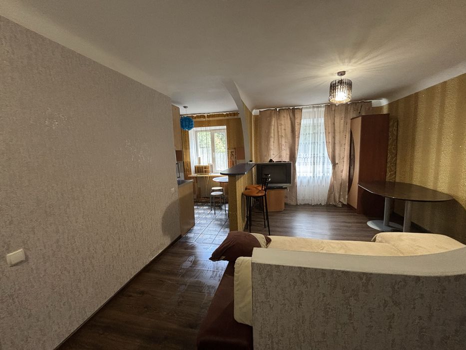 Почасово ,посуточно 2-к в центре