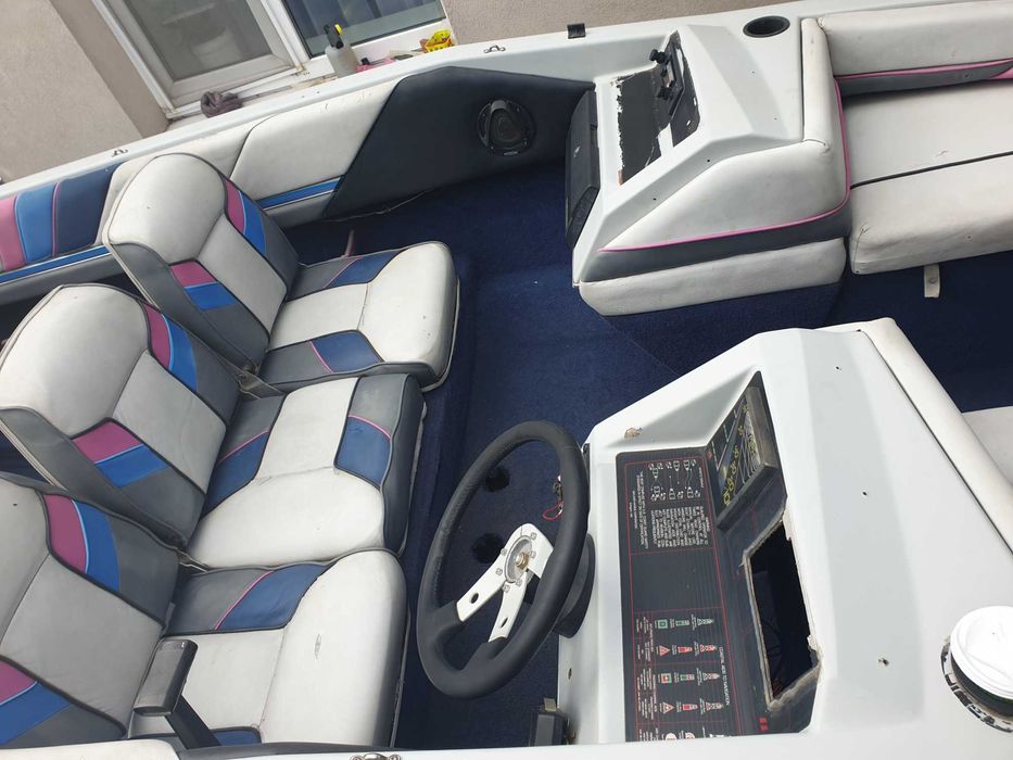 Катер Bayliner Capri 1500, лодку с мотором