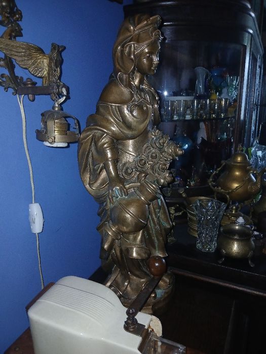 Figurka św Elzbiety  sw Jerzy z brązu