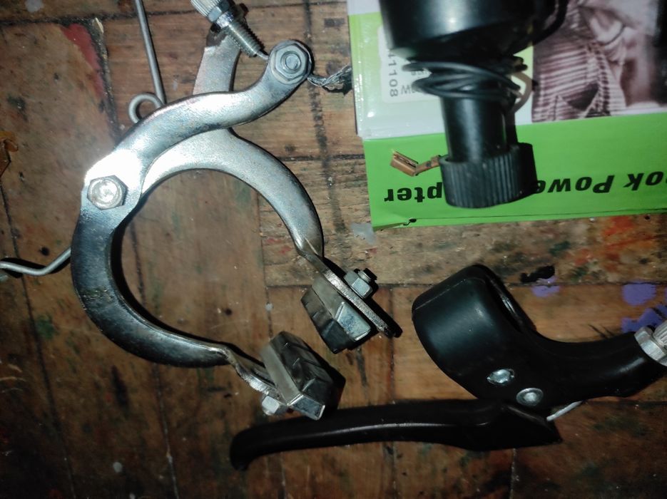 Тормозные колодки передние и задние, фара, и динамо машины для велосип