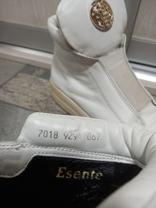 Высокие женские кроссовки белые