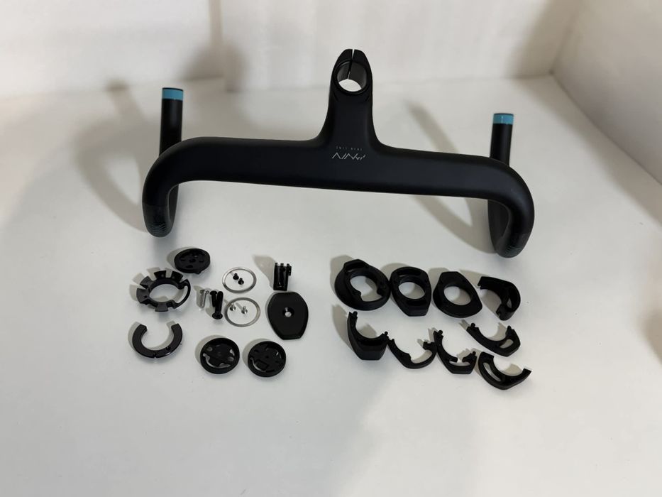 Zintegrowana kierownica szosowa z mostkiem