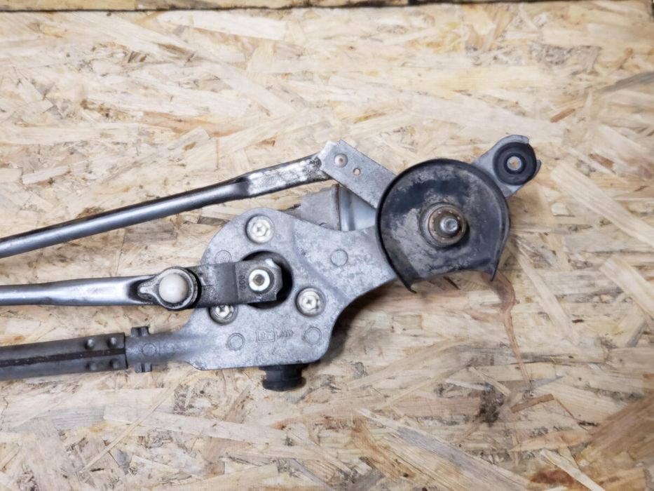 Мотор переднего стеклоочистителя (в сборе) с трапецией разборка