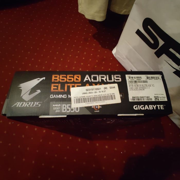 Gaming PC RTX 4070 SUPER + Ryzen 7 5800X3D + 32GB RAM + 2 Monitors