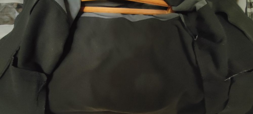 Курточка чоловіча