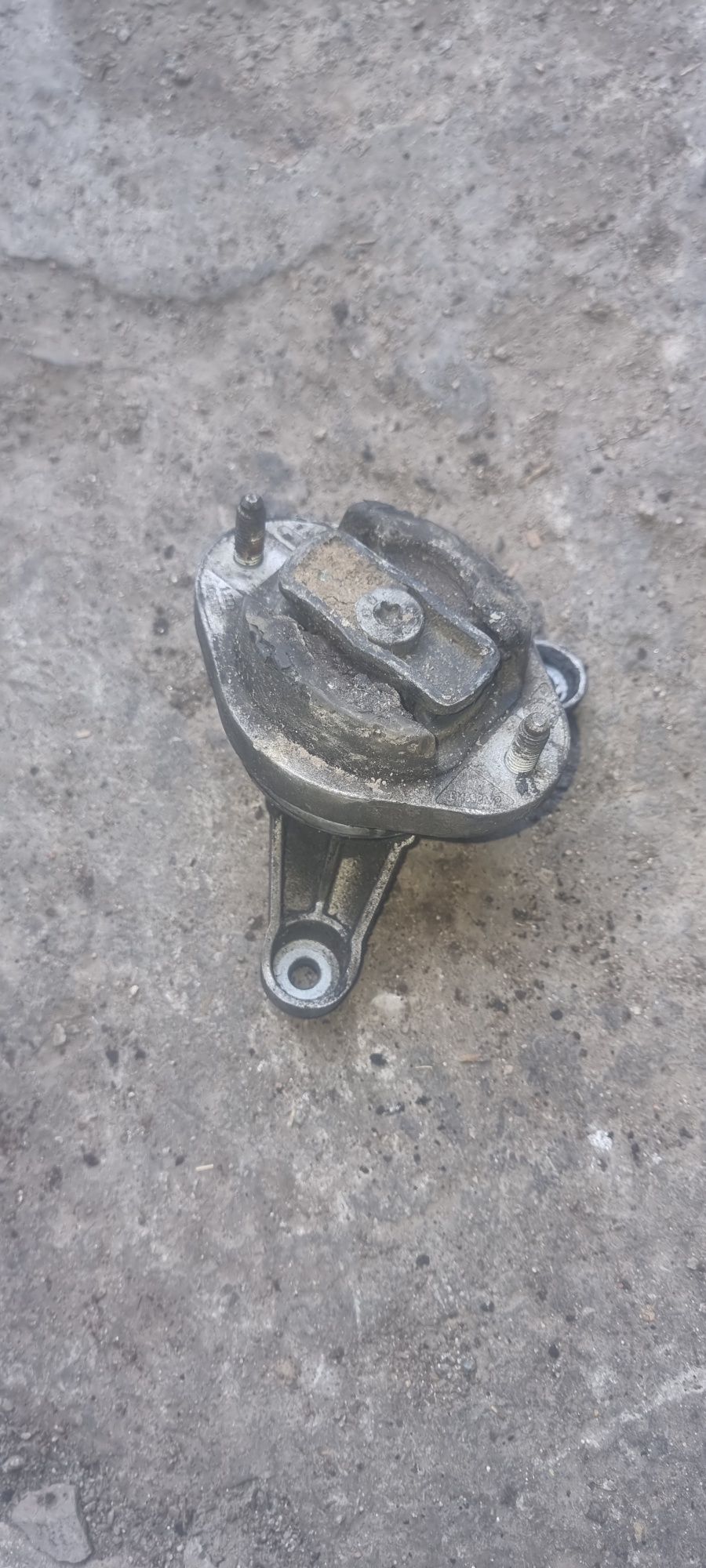 Audi a4 b6 b7 łapa skrzyni biegów 5 biegowa 1.9 tdi