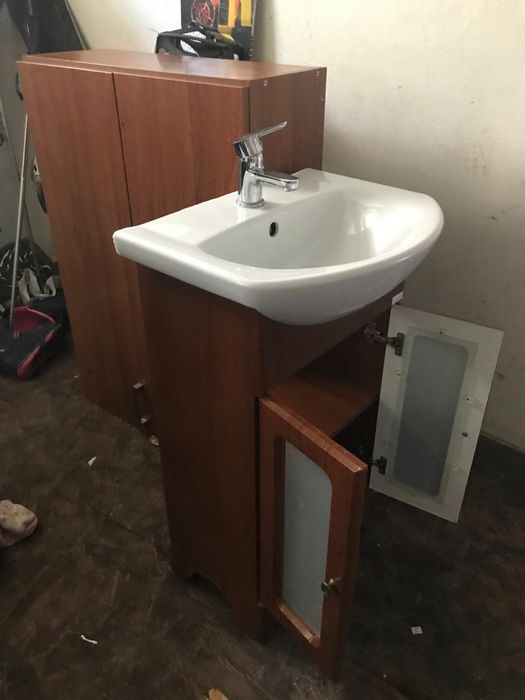 Meble lazienkowe komplet kolor orzech