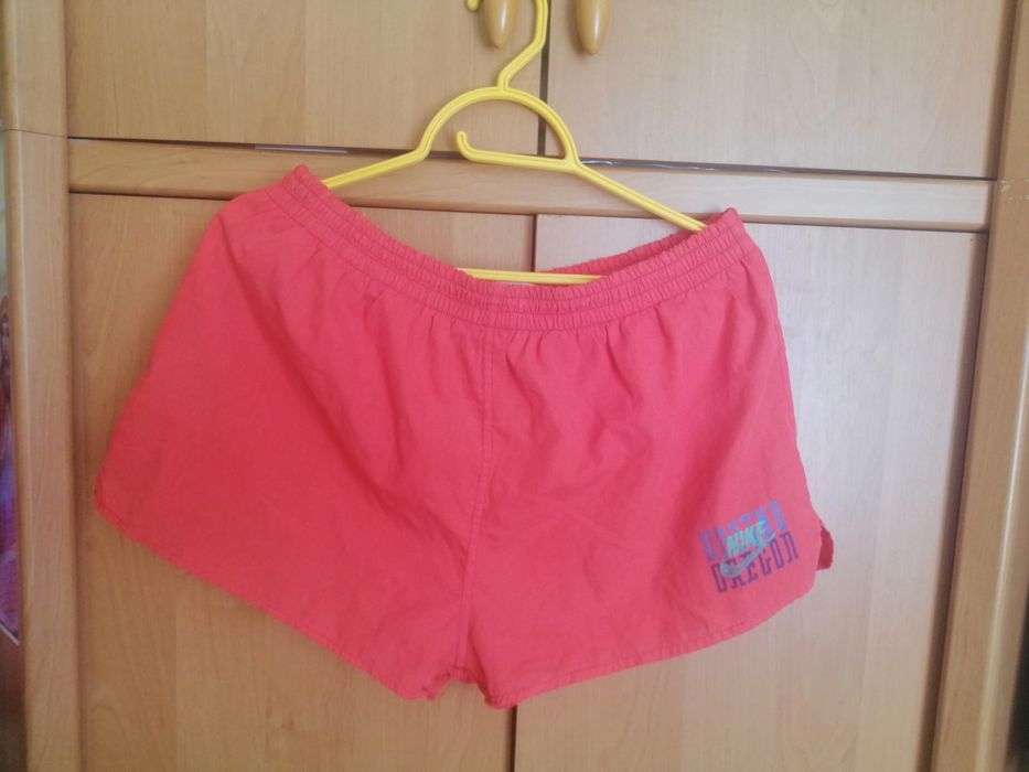 Шорты Nike красные