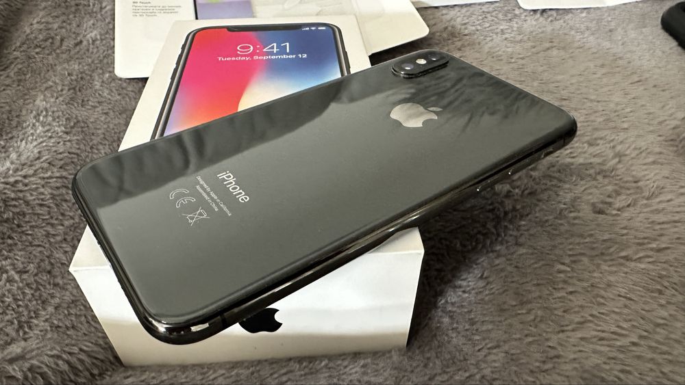 iPhone X 64GB w perfekcyjnym stanie etui Spigen