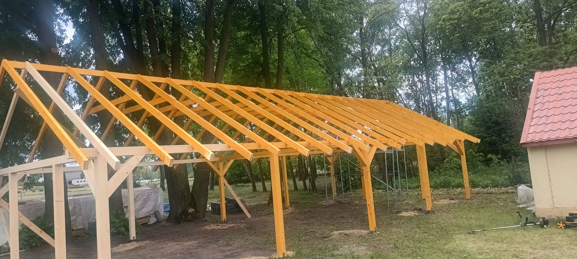 Zadaszenia pod samochód, wiaty, zabudowy