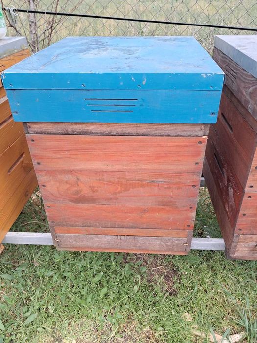 Продам 10-ти рамочные улья в количестве 10 шт.