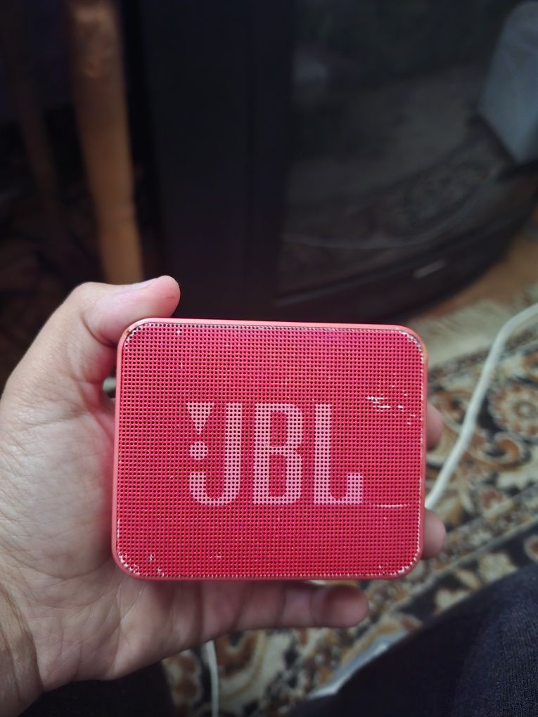 Sprzedam głośnik jbl go 2